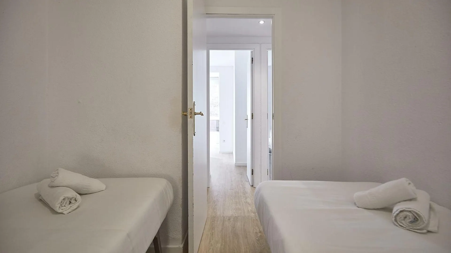 Bbarcelona Clot Apartments 0*, Barcelona