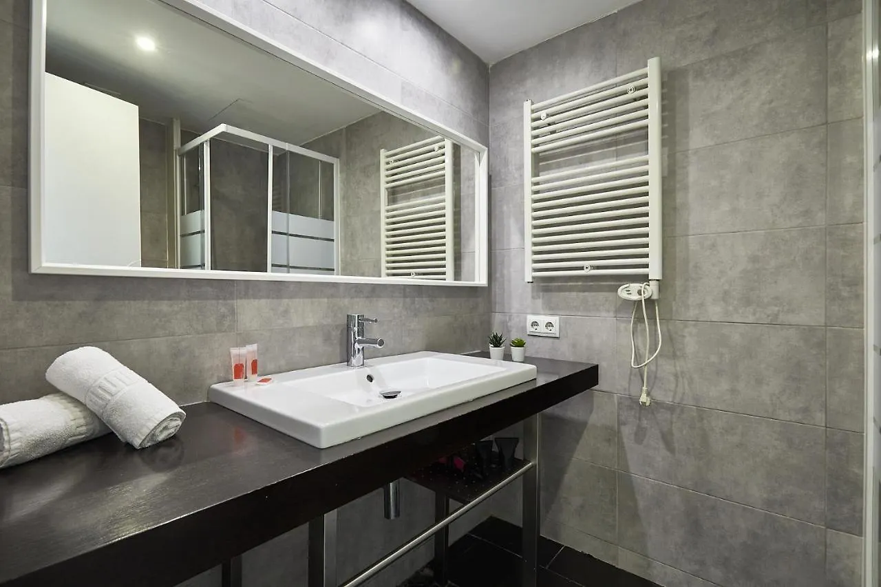 Bbarcelona Clot Apartments 0*, برشلونة إسبانيا